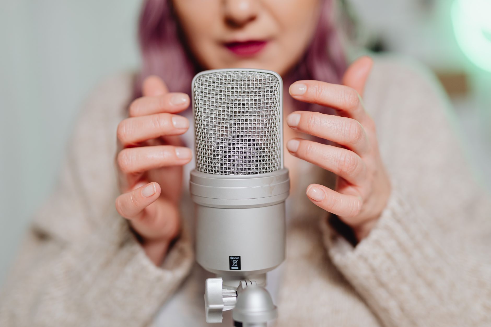 How Horror Narrators Use AI to Create Spine-Chilling Audio